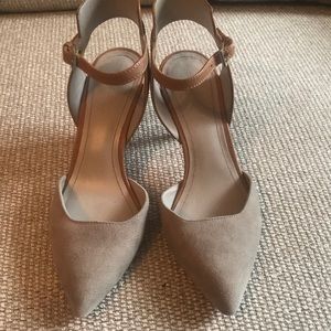 Like new Pour La Victoire heels